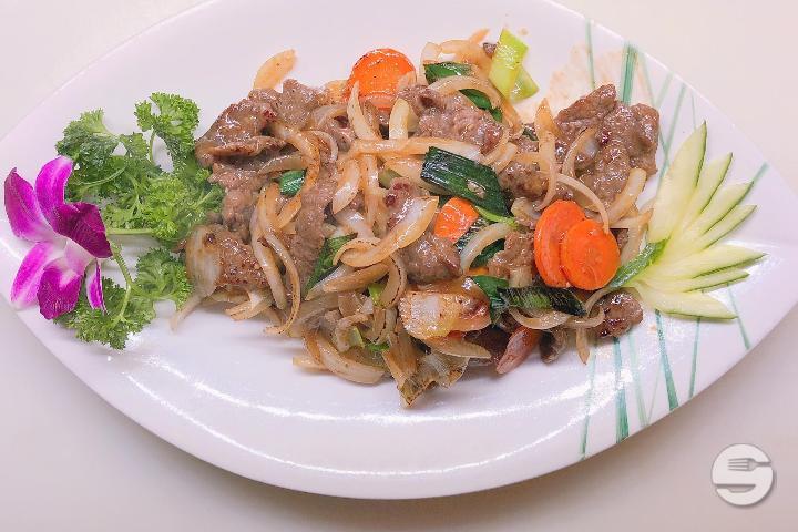 66. Beef with Onions - China House