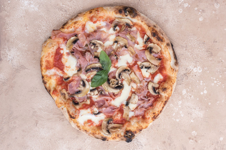 Ham & Mushrooms - Pizzeria Ausonia