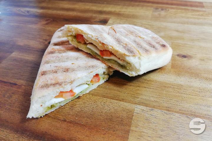 Panini Tomate Mozza - Délices Express