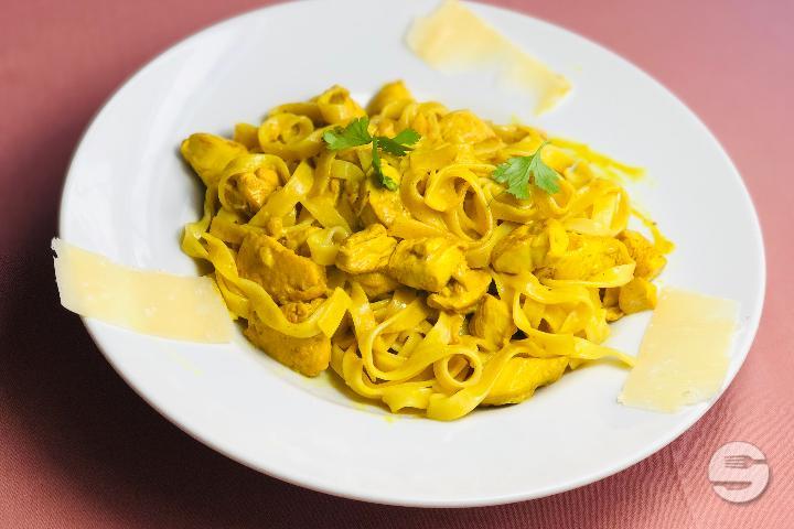 Chicken Curry Pasta - Les Ritaliens