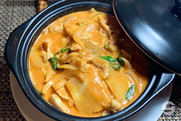 204 Poulet au curry rouge thaï - L'Ananas