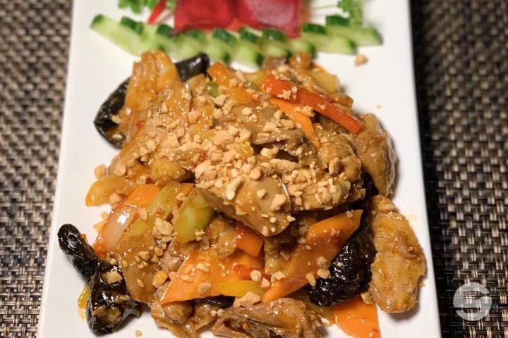 208 Poulet à la sauce satay - L'Ananas