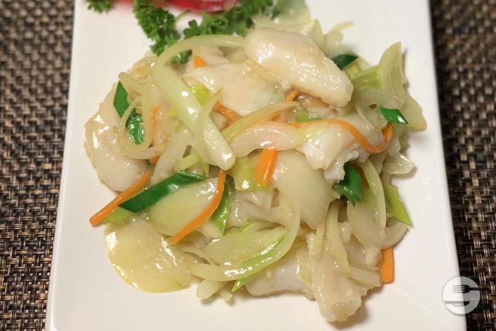 502 Poisson aux oignons et gingembre - L'Ananas