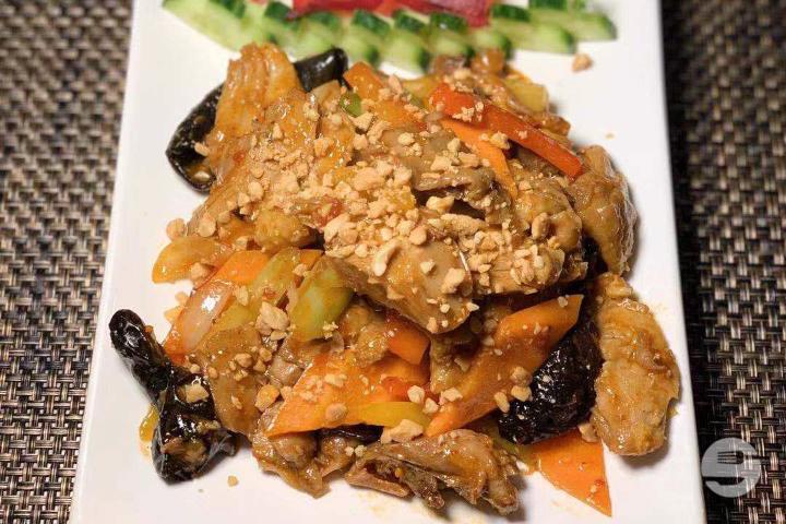 605 Canard à la sauce satay - L'Ananas