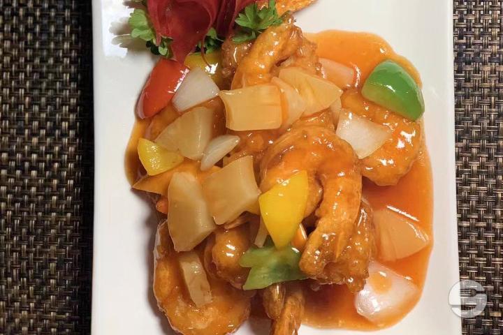 Crevettes à l'aigre doux - L'Ananas