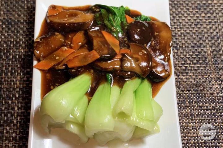 802 Packchoi à la sauce aux huitres et champignons parfumés - L'Ananas