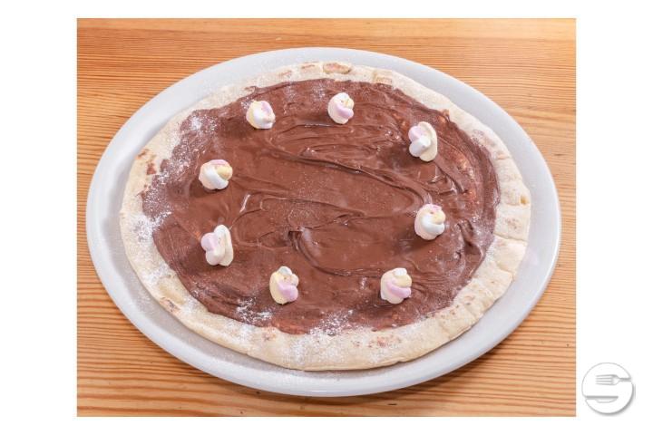 30cm Nutella Pizza, Hausgemacht - Metropole - Take Away