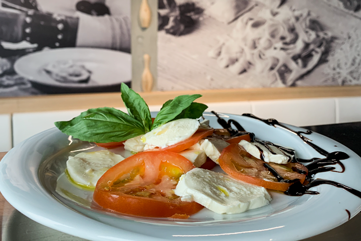 Tomates Mozzarella - The Bowling Hotel