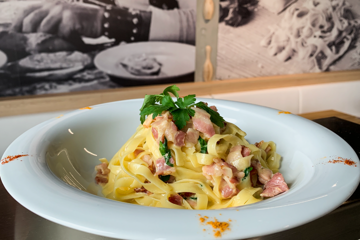 Pâtes Carbonara - The Bowling Hotel