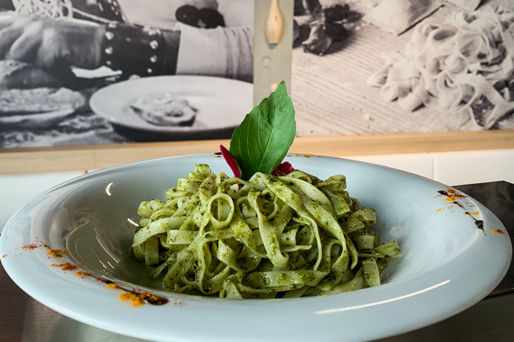 Pâtes Al Pesto - The Bowling Hotel