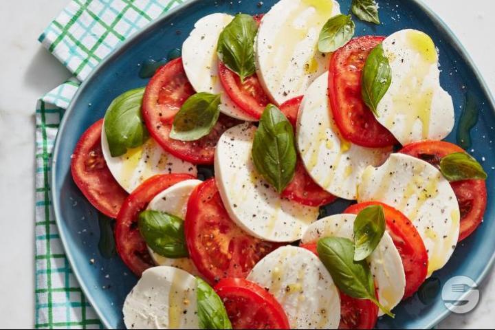 Insalata Caprese - Treff - Pizzeria & Sushi Bar