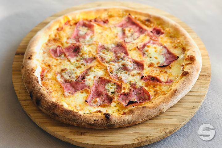 Ham Pizza - L'Artisan Pizza Maker