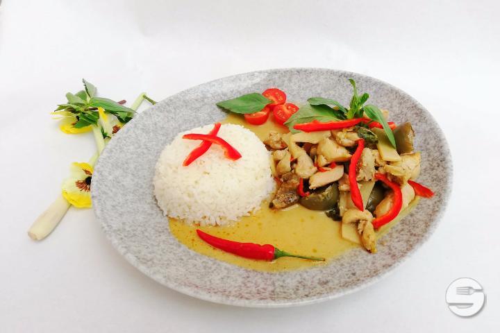 Poulet au Curry Rouge - À l'exotique
