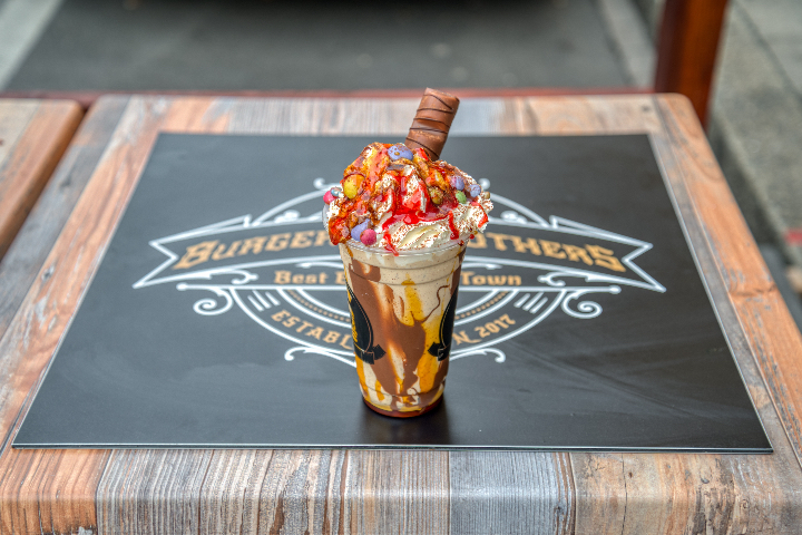 Strawberry Milk Shake - Burgers & Brothers