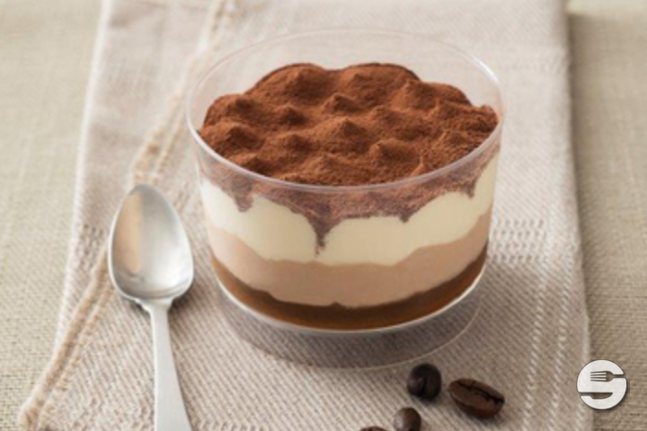 Tiramisu - Mango Food und Drink
