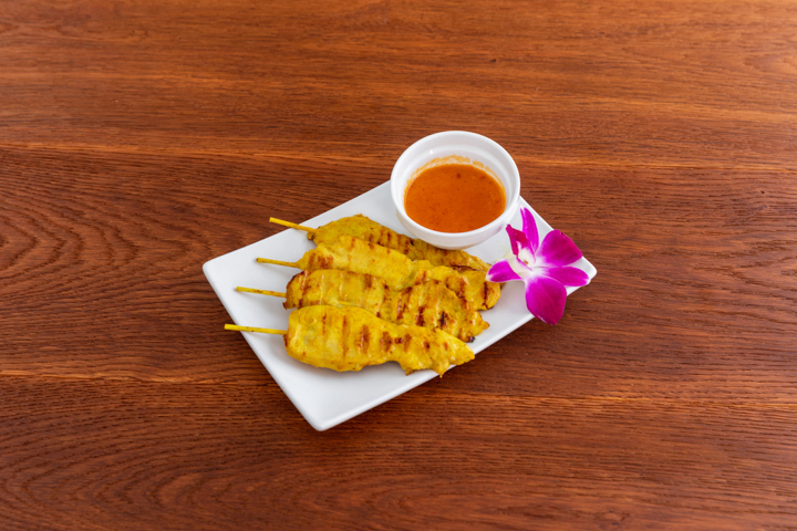 Chicken skewers Satay Gai with peanut sauce (4 pieces) - Khao Hom Thai Take Away