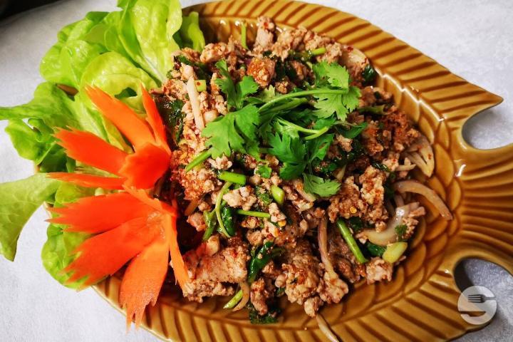 Laab with side dish of your choice - Simply Thai