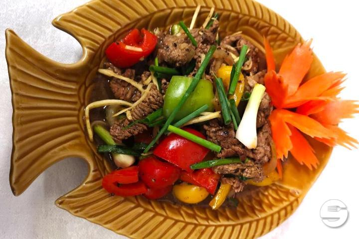 Pad Khing with side dish of your choice - Simply Thai