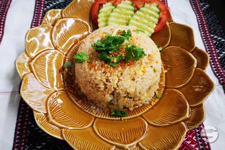 Pineapple fried rice - Simply Thai