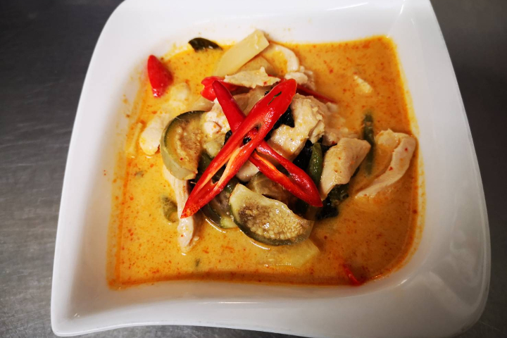Roast Duck Curry - Simply Thai