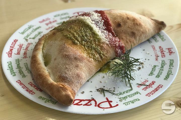 Pizza Calzone - La Casetta da Lorenzo Pascali