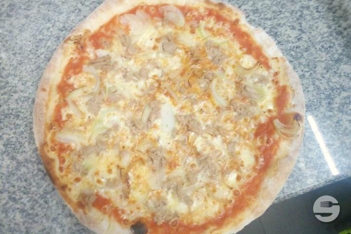 Pizza Tonno - La Casetta da Lorenzo Pascali