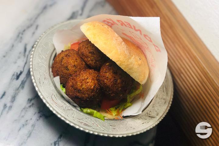 Sandwich Falafel - Mutlu Kebab
