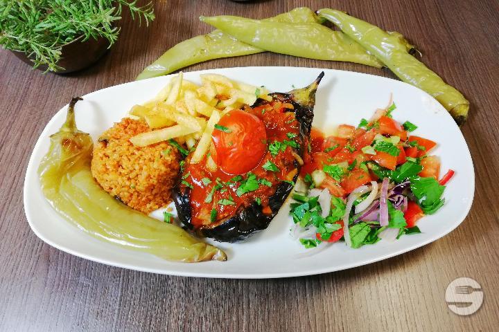 Karni Yarik végétarienne - Istanbul Grill & More Flon