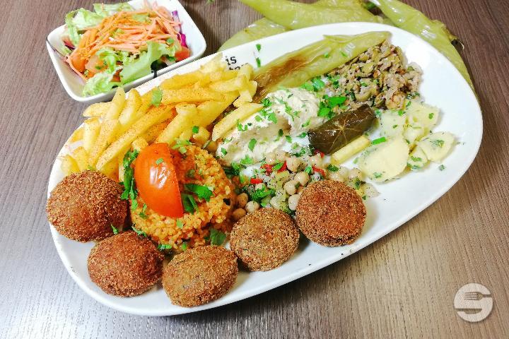 Falafel - Istanbul Grill & More Sallaz