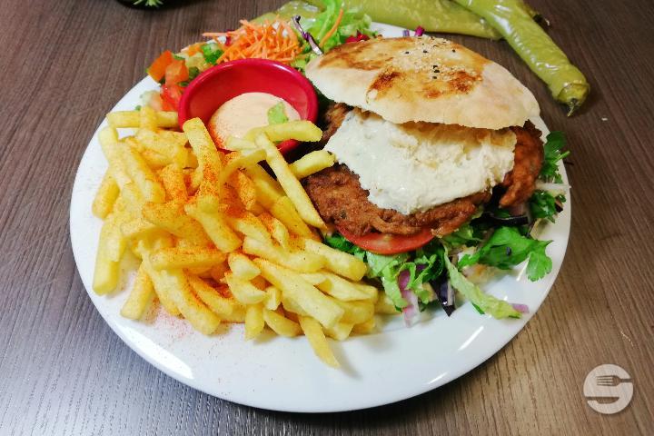 Burger Végétarien - Istanbul Grill & More Sallaz
