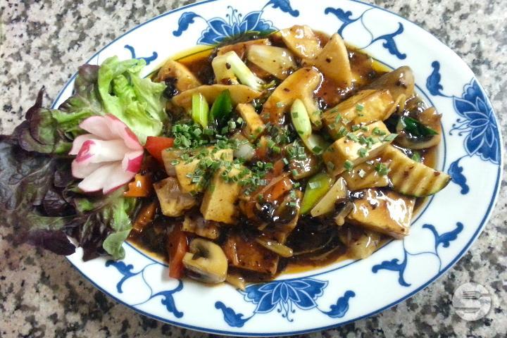 Chop-Suey with side dish of your choice - Happy Wok
