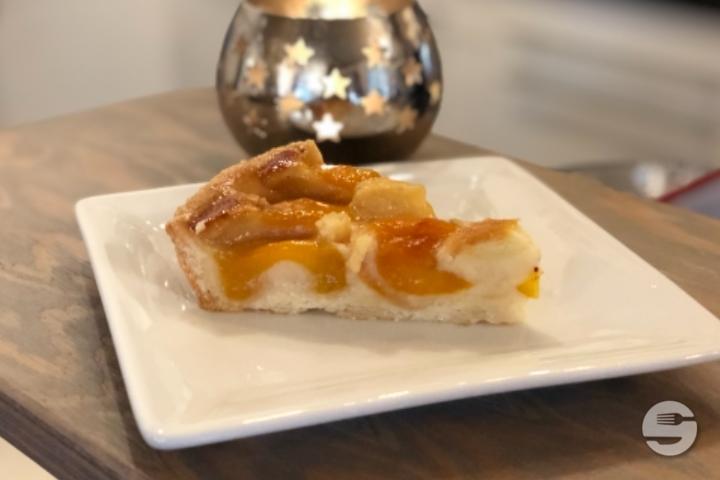 Aprikosenkuchen - Maison 33 Cafe & Bistro