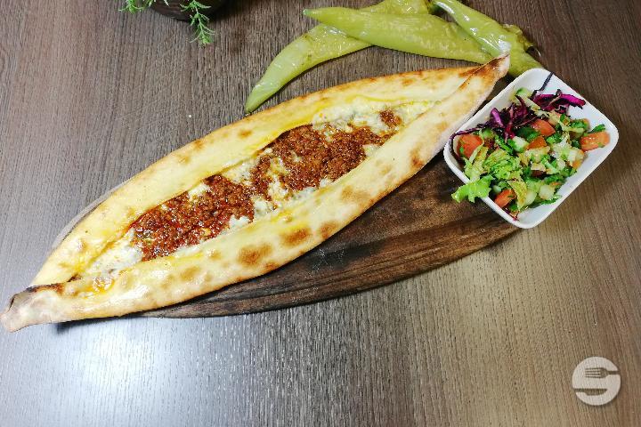 Pidé Fromage & viande hachée - Maxxy Kebab