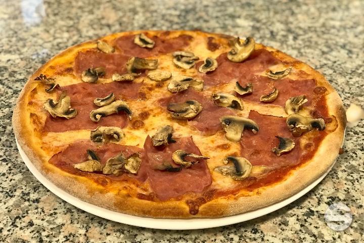 Pizza Prosciutto e Funghi - Pizza Casa