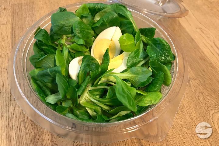 Nüsslisalat mit Ei - Pizza Casa