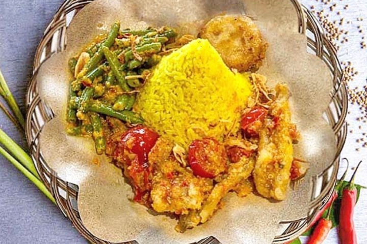 Nasi Kuning - Sendok Garpu