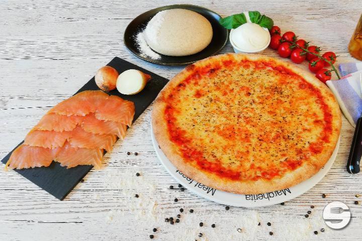 Salmon pizza - Jet Pizza