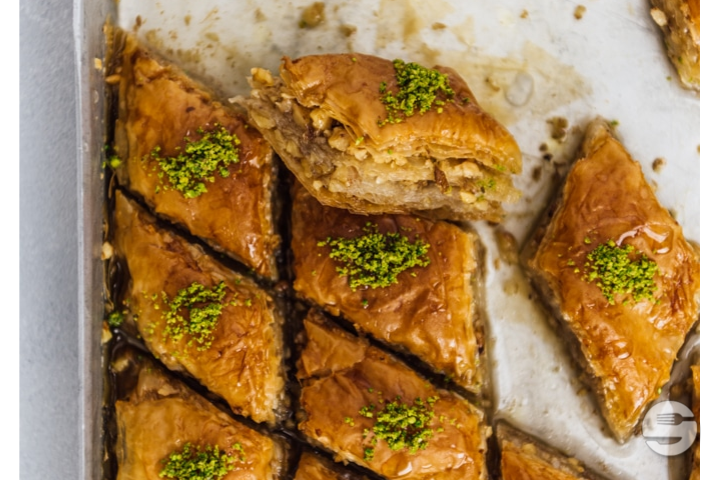 Baklava (4 pieces) - Lemon Food Drinks Oerlikon