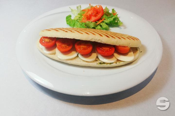 Panini Mozzarella tomates - Salon de la Gare