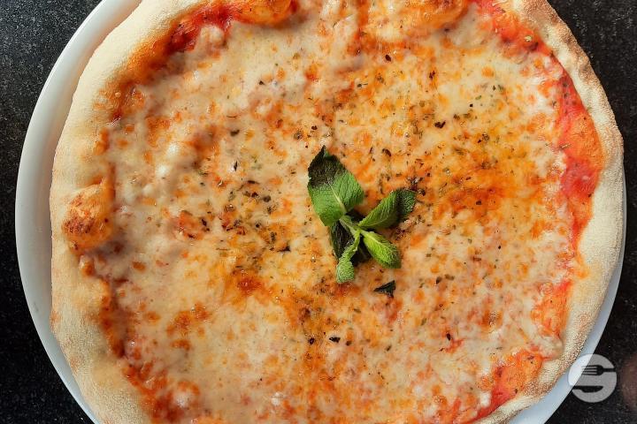 Pizza Margherita - Salon de la Gare