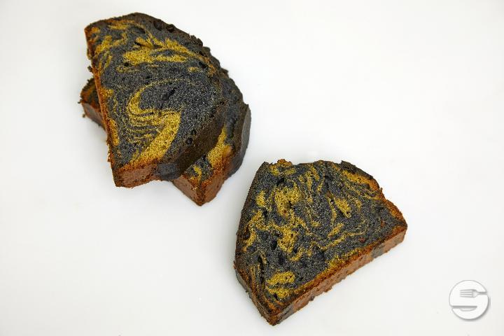 Marble Cake with Matcha Green Tea & Black Sesame - Elua Eaux-Vives