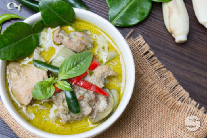 Gaeng Kaew Waan mit Beilage nach Wahl - Ying's Thai Kitchen 2