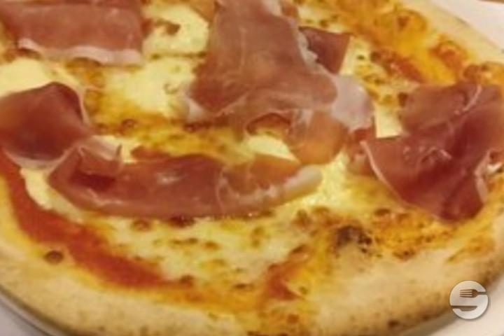 Pizza Regina - Reusszopf Pizzeria