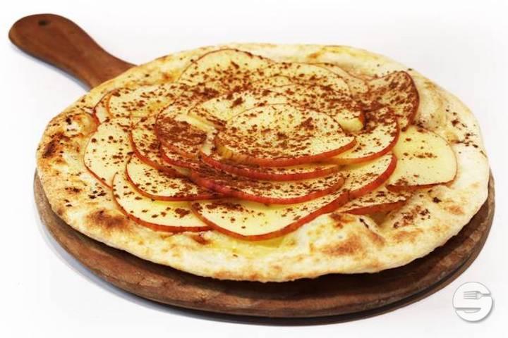 Cinnamon Apple Pie - Mio Pizza