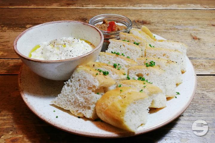 Oregano hummus - Le Pointu