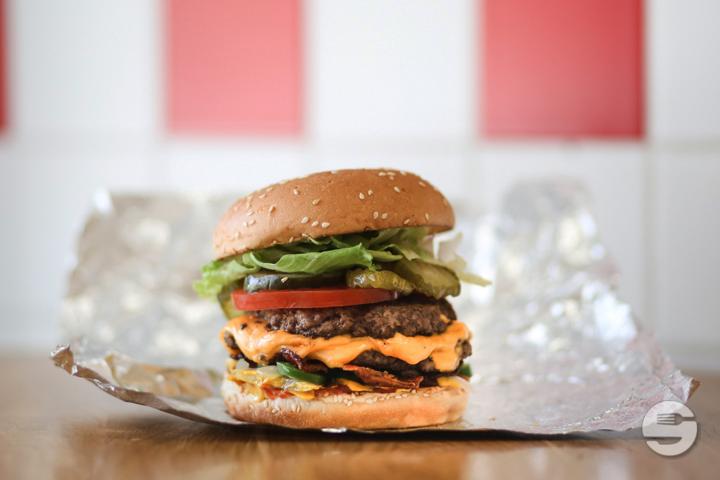 Bacon Cheeseburger - Five Guys