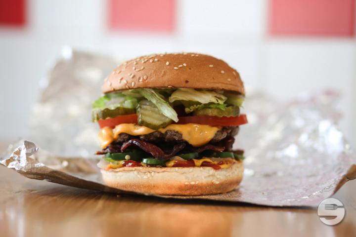 Petit Bacon Cheeseburger - Five Guys