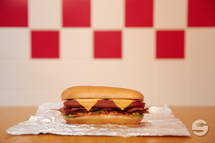 Hot Dog Bacon-Fromage - Five Guys