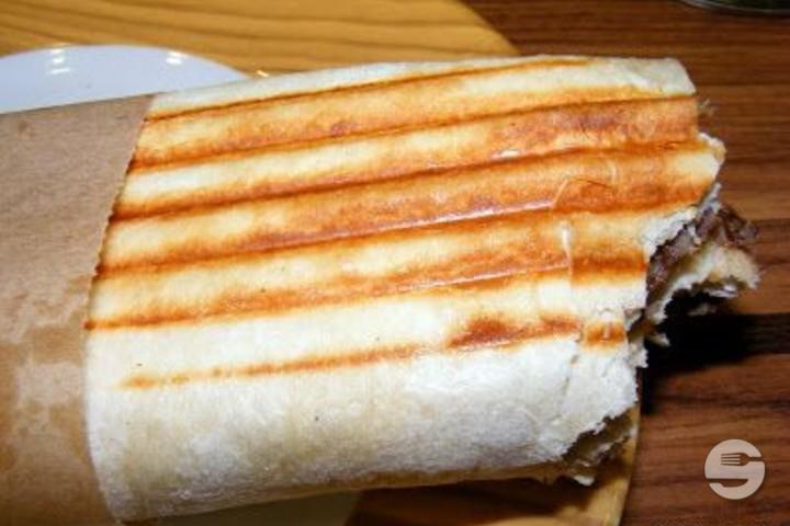 Dürüm Käse mit Käse im Fladenbrot - Kiosk