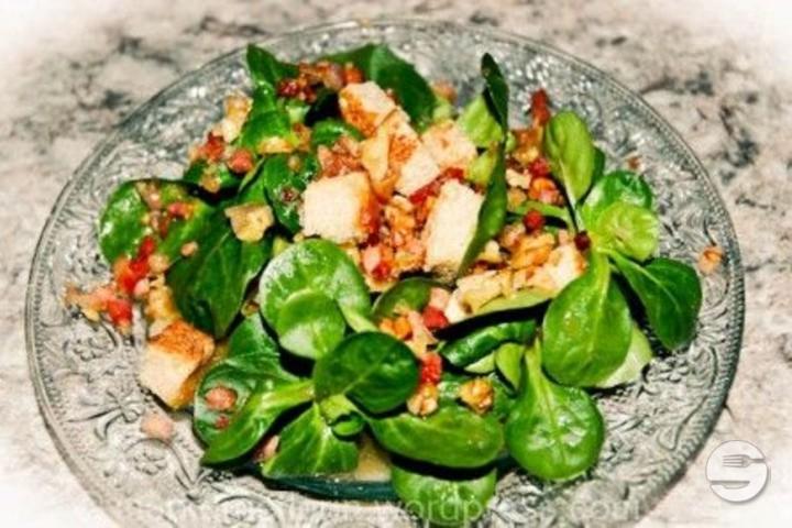 Lamb's lettuce with egg - Ali Baba